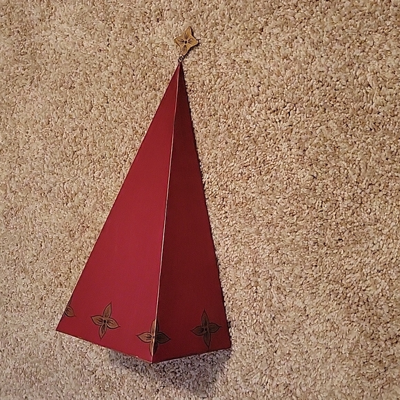 Southern Living at Home Metal Shelf - Picture 4 of 7